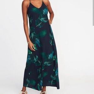 Old Navy Tropical Leaf Maxi Dress
